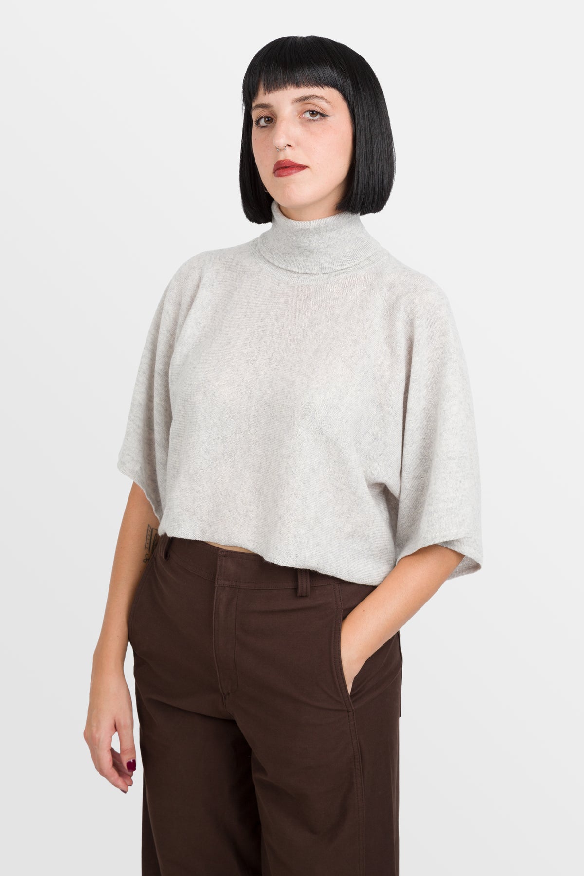 Amy - Short high-neck poncho in pure cashmere